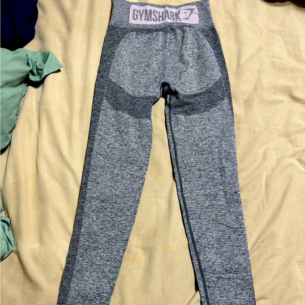 Gymshark full lengthh leggings. No wear or tear. Size sm